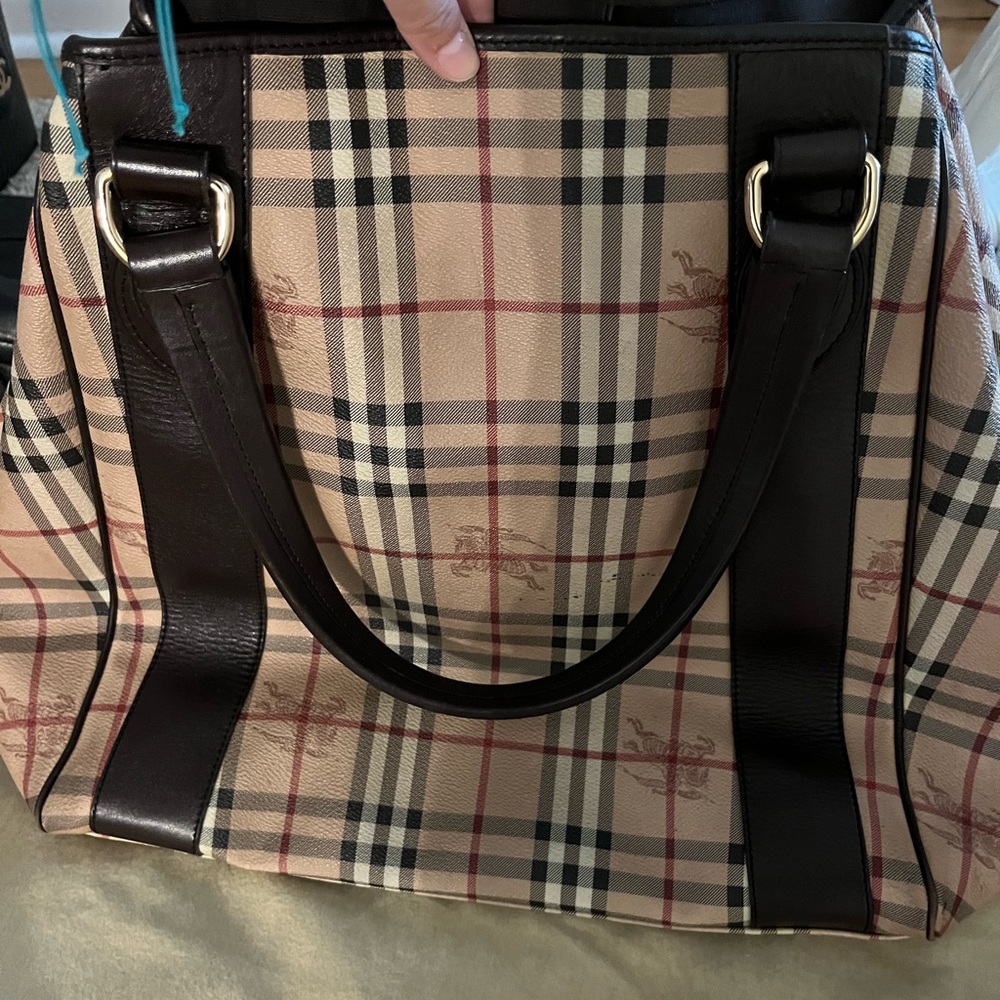Large Burberry Haymarket Tote - Picture 3 of 6